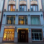 Chessboard Apartment In Old Town Riga, Coffee Included